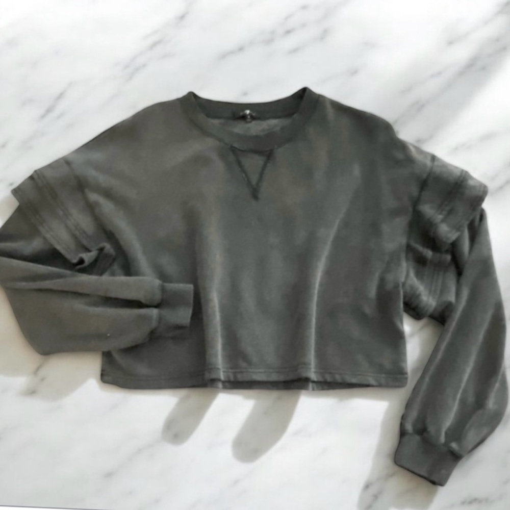 🩶4 x HOST PICK🩶 NWT 7 For All Mankind Ruffle Shoulder Sweatshirt